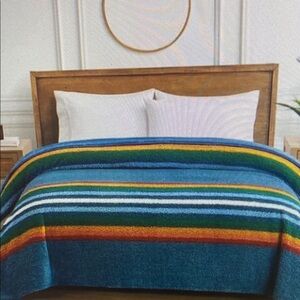Pendleton Sherpa Fleece Blanket Size king